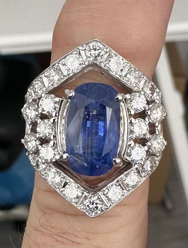 Magnificent Unheated No Heat Burma 7.28ct Cornflower Blue Sapphire Rin