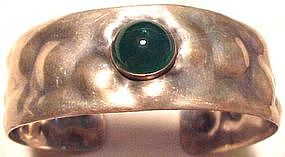 ARTS & CRAFTS STERLING/GREEN CHALCEDONY CUFF
