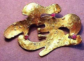 18K GOLD  AND RUBIES PIN - MODERNIST - SIGNED