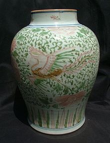 A Large Kangxi Polychrome Jar (H=32 cm)