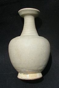 Yue Small Vase