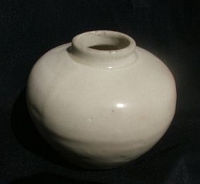 Ming White Glaze Jar