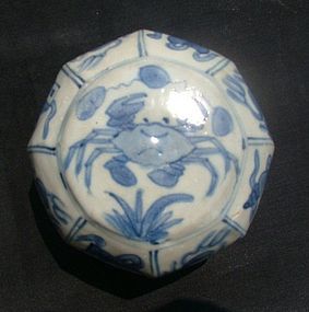 A Good Blue and White Ming Wanli Covered Box with Crab