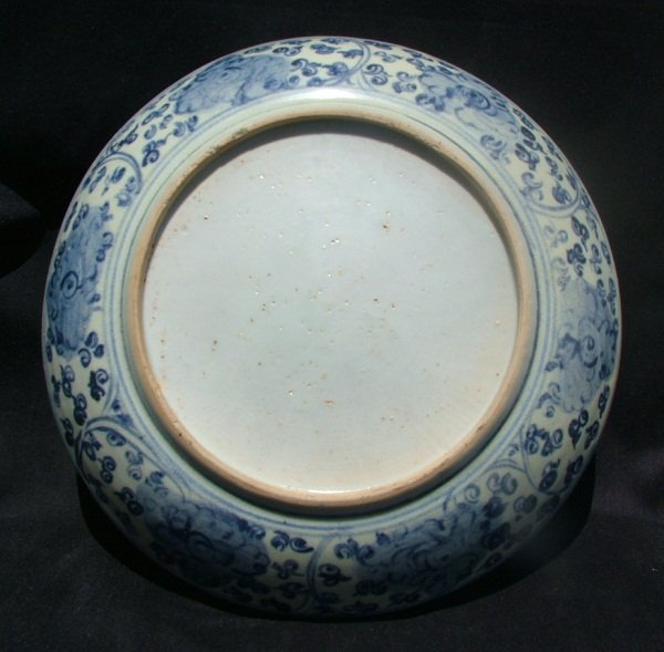 Early Ming Blue and White Charger with Qilin (27 cm)