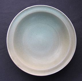 A Rare Southern Song Ge Type Celadon Large Dish 3