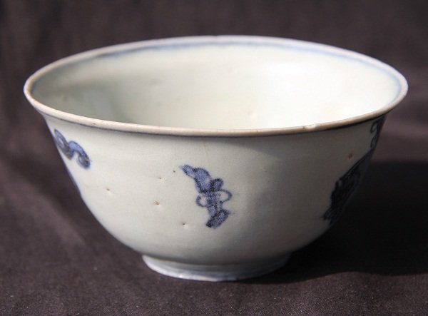 Ming Dynasty Blue &amp; White Bowl with Dragon