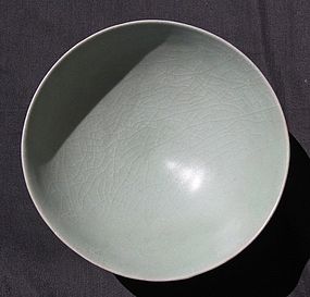 A Large Longquan Celadon Lotus Bowl (D=20 cm) #1