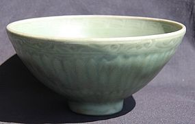 Large Lian Zi Yuan  Longquan Celadon Bowl