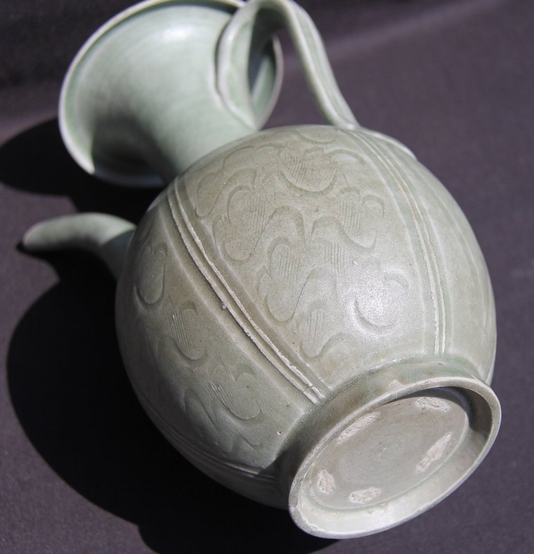 A Rare Yueyao Ewer FIVE DYNASTIES PERIOD/NORTHERN SONG