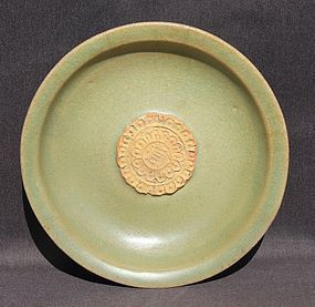 Yuan Longquan Celadon Dish with Biscuit Flower