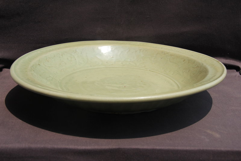 A Large Yuan Longquan Celadon Charger 36 cm