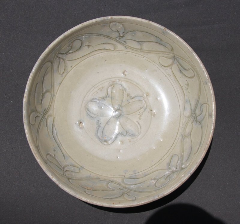 A RARE TANG DYNASTY CELADON YUE WARE CELADON  BOWL #4