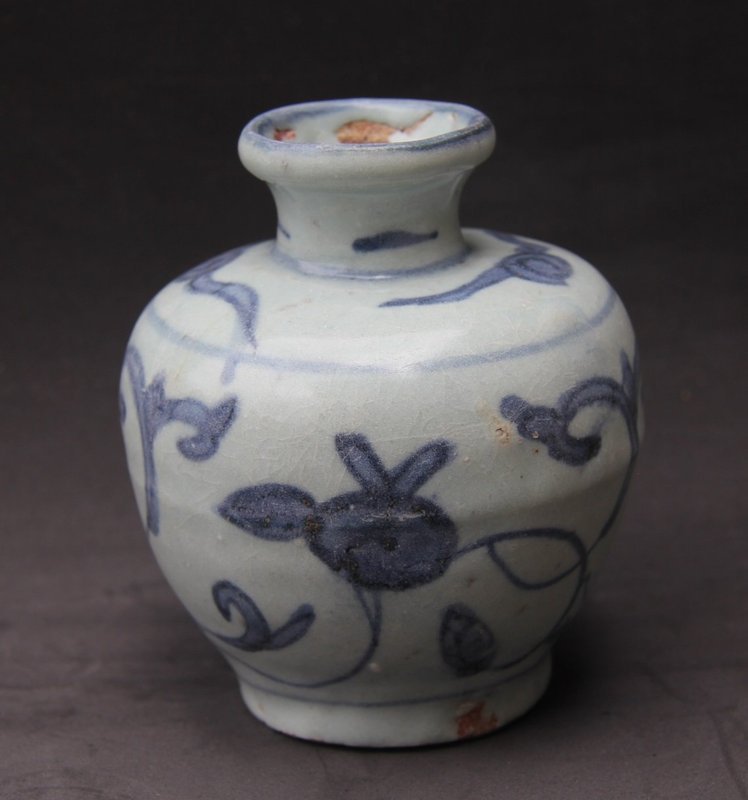 MING BLUE AND WHITE JAR