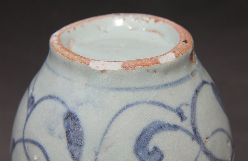 MING BLUE AND WHITE JAR