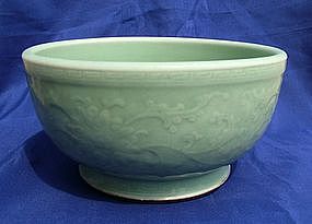 Large Qianlong Celadon Bowl (22.5cm)