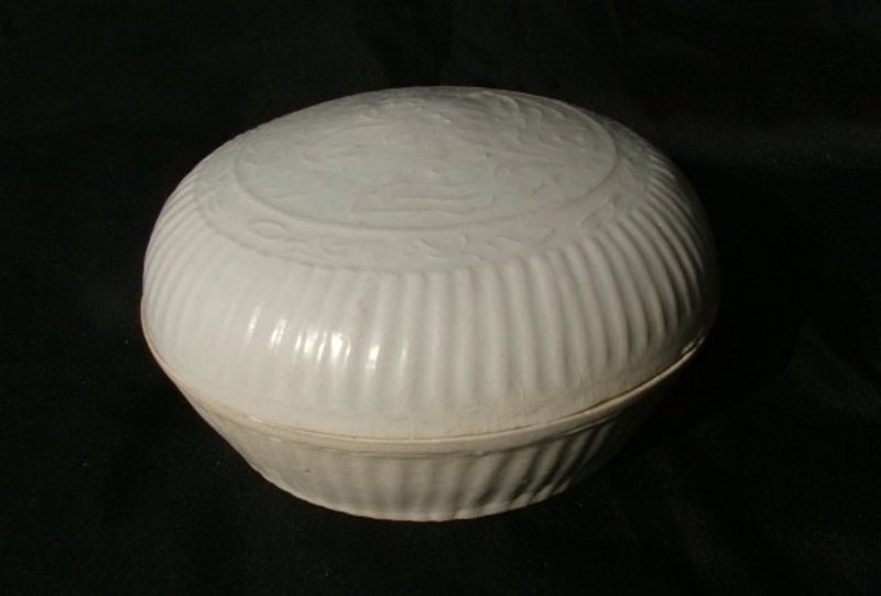 Large Song White Glazed Cover Box  (18.5 cm)