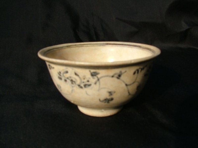 Early Ming Blue White Bowl with Foral Scroll and Mark