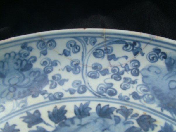 Early Ming Blue and White Charger with Peasant (31 cm)