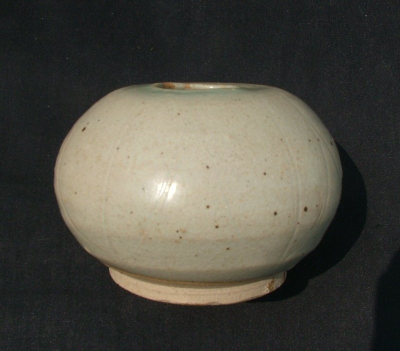 Yue Globular Water Pot