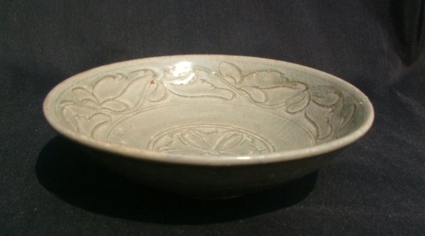 Perfect Yue Celadon Floral Carve Bowl