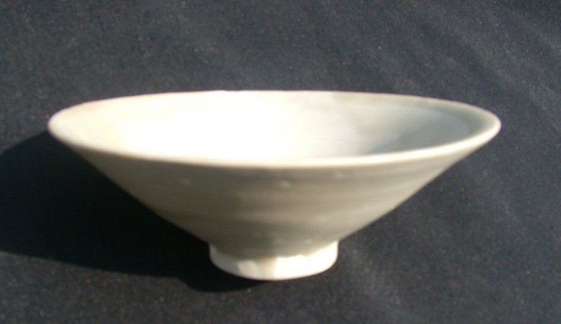 Perfect Yue Floral Carve Small Conical Bowl