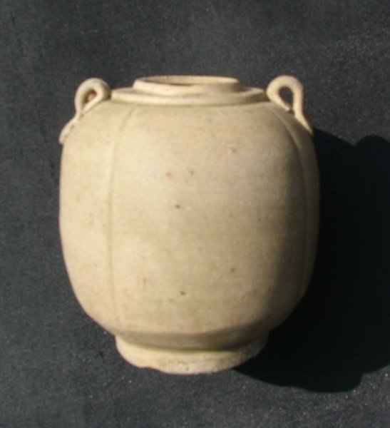 Yue Four Lobed Jar with Two Lugs