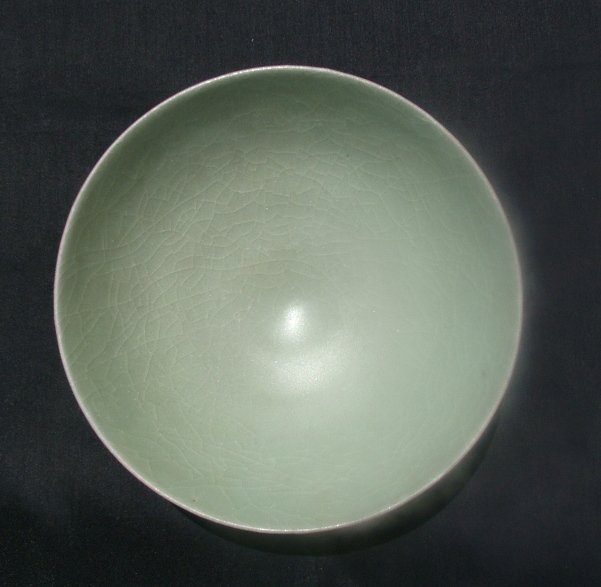A Large Longquan Celadon Lotus Bowl (21 cm) #4