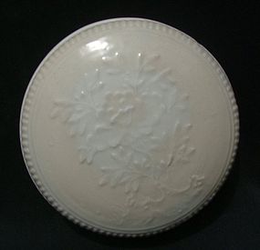 A Large Song White Glaze Covered Box