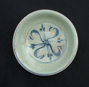 Early Ming Blue and White Dish