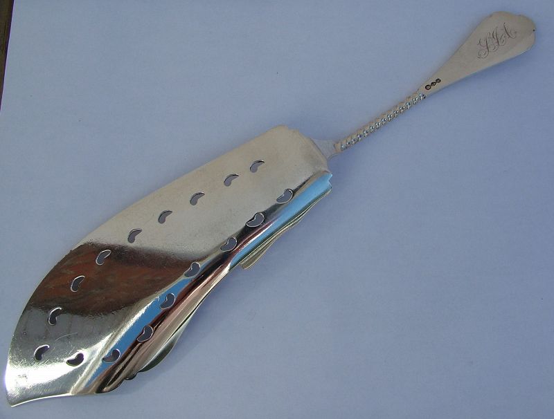 Albert Coles MEDALLION fish slice, engraved fish