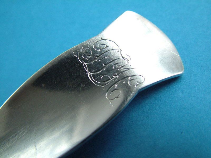 Knowles ROSE pie knife (with bugs)