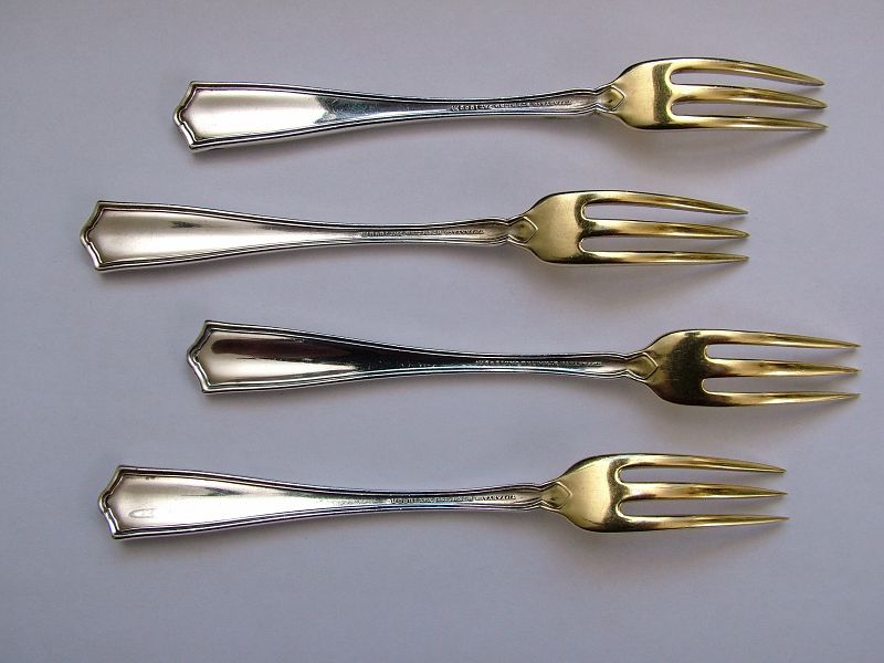 Tiffany WINTHROP sterling strawberry fork