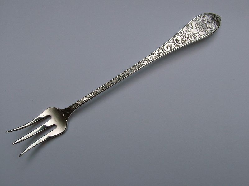 Whiting COLONIAL ENGRAVED, B seafood forks