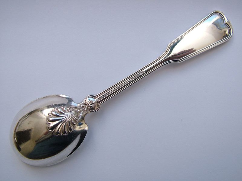 Tiffany SHELL AND THREAD sterling ice cream spoon