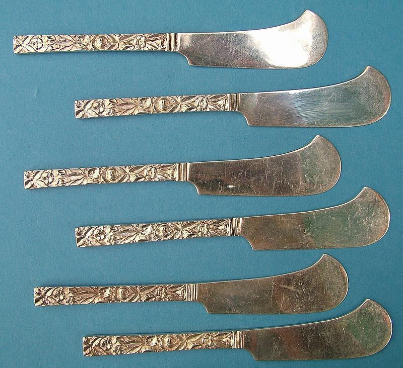 6 REPOUSSE square handle flat butter knives