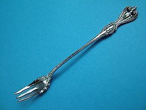 one lonesome Towle OLD COLONIAL oyster fork