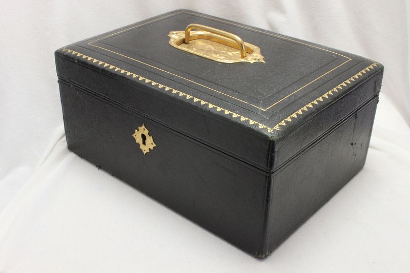 Edwardian leather covered jewellery case