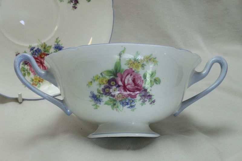 Set of Shelley soup bowls and saucers &quot;Davies Tulip&quot; pattern