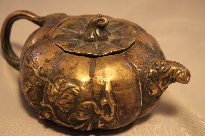 Chinese Decorative Bronze Tea Pot.