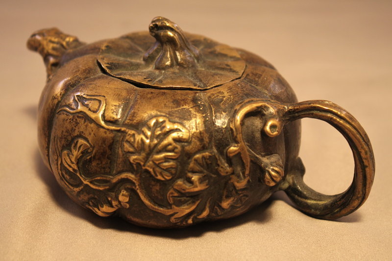 Chinese Decorative Bronze Tea Pot.