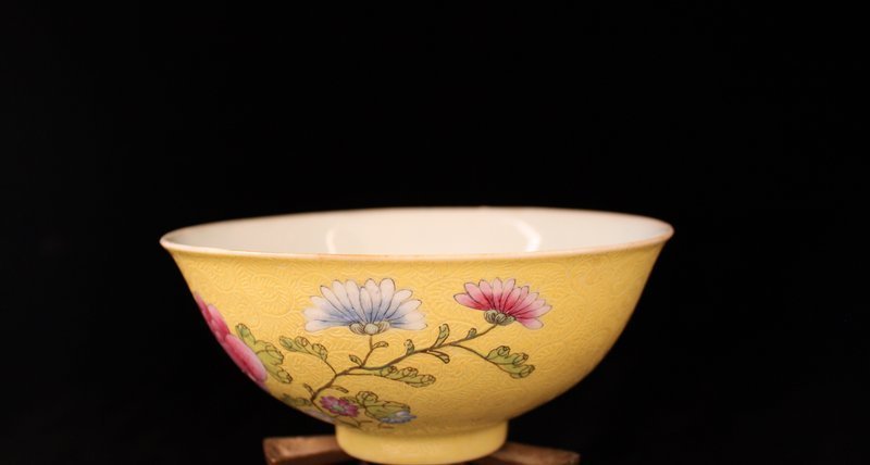 Chinese Qing Dynesty Porcelain Bowl.