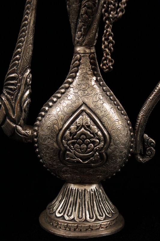 Indian Hand Crafted Repousse Silver Tea Pot/Vessel.