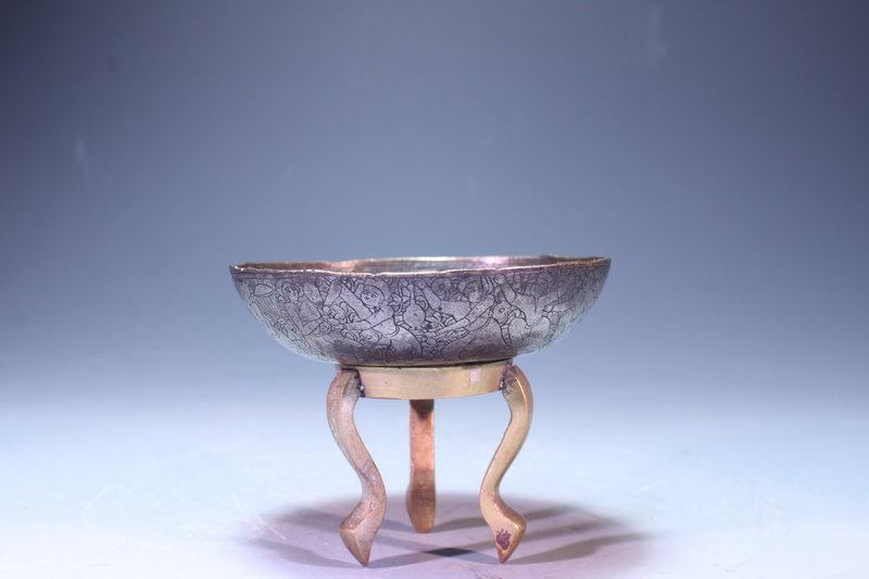Antique Persian engraved Copper Bowl, 17th C.