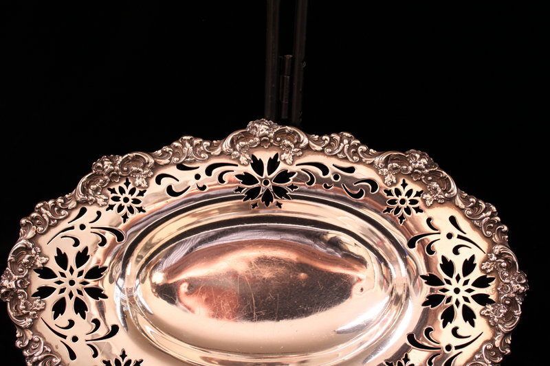 Wonderful English antique Silver Dish, Ear 18th C.