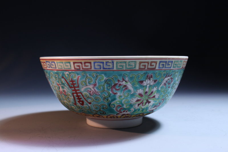Superb Antique Chinese Enameled Porcelain Bowl, 19th c.