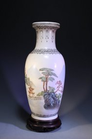 Chinese Republic Period Enameled Porcelain Vase,