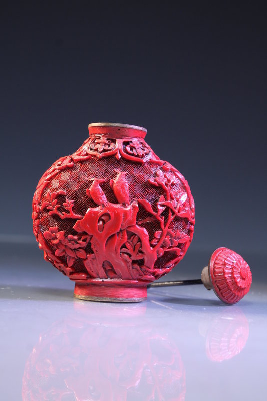 Chinese Carved Cinnabar Lacquered Snuff Bottle,