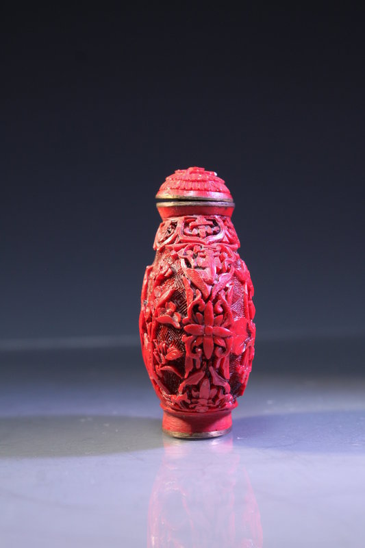Chinese Carved Cinnabar Lacquered Snuff Bottle,