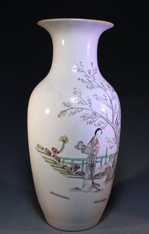 Chinese Enameled Porcelain Vase,