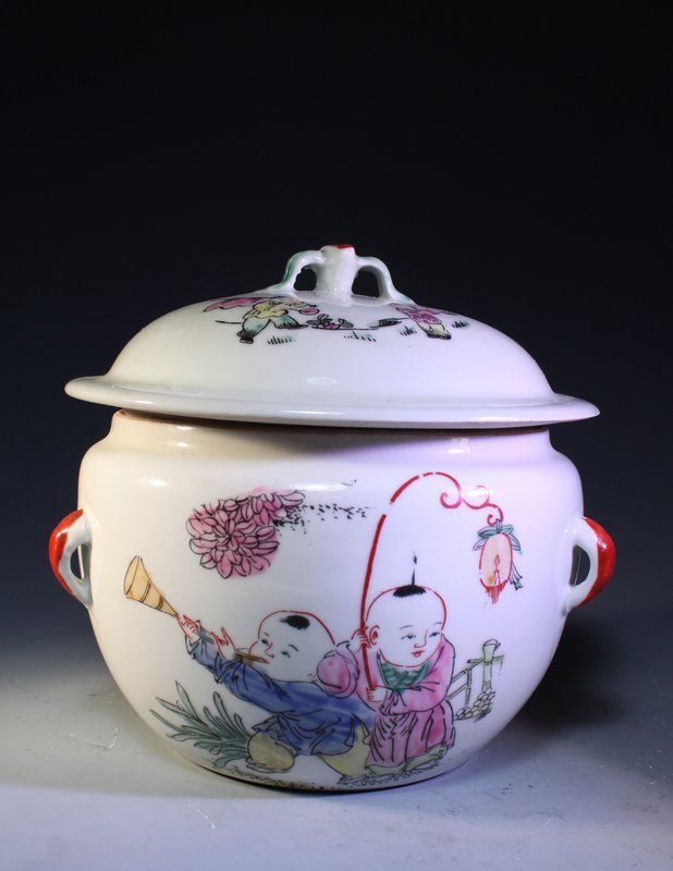 Chinese Porcelain Lidded Dish,